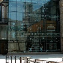 View the scenic Ruin Courtyard at Mill City Museum, hosting live music and events.