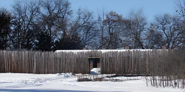 snake-river-fur-post-outside_0